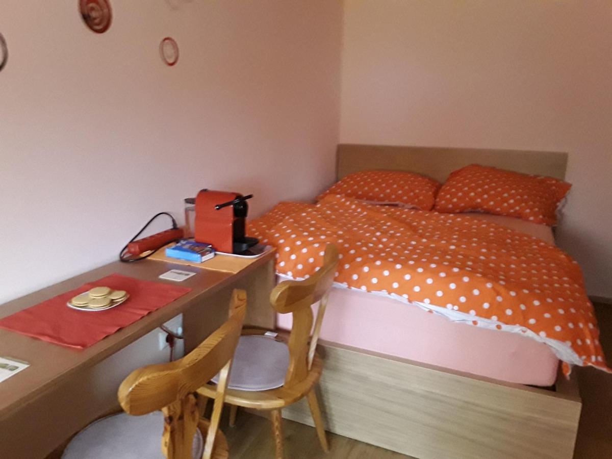 Apartamento Gaestezimmer Herzogenrath Exterior foto